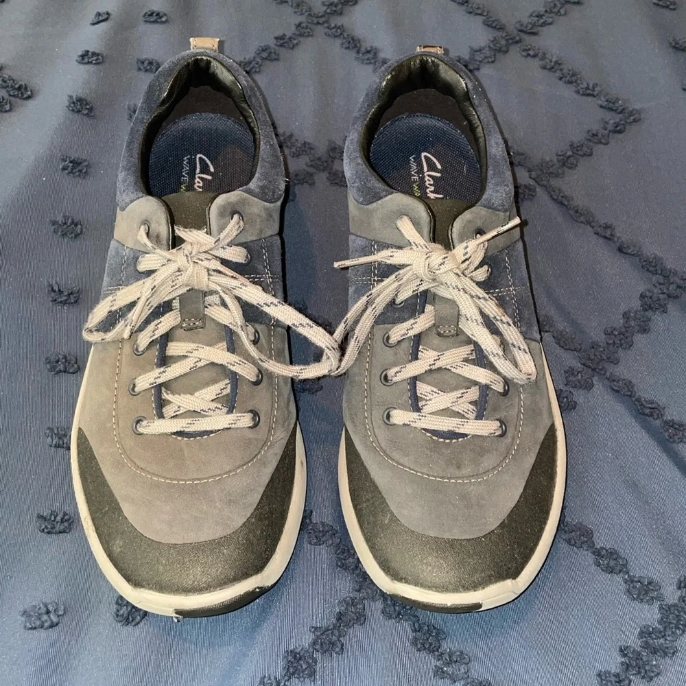 Clarks Wavewalk Navy Blue Shoes in near perfect condition. Size 8.5 - Picture 2 of 8